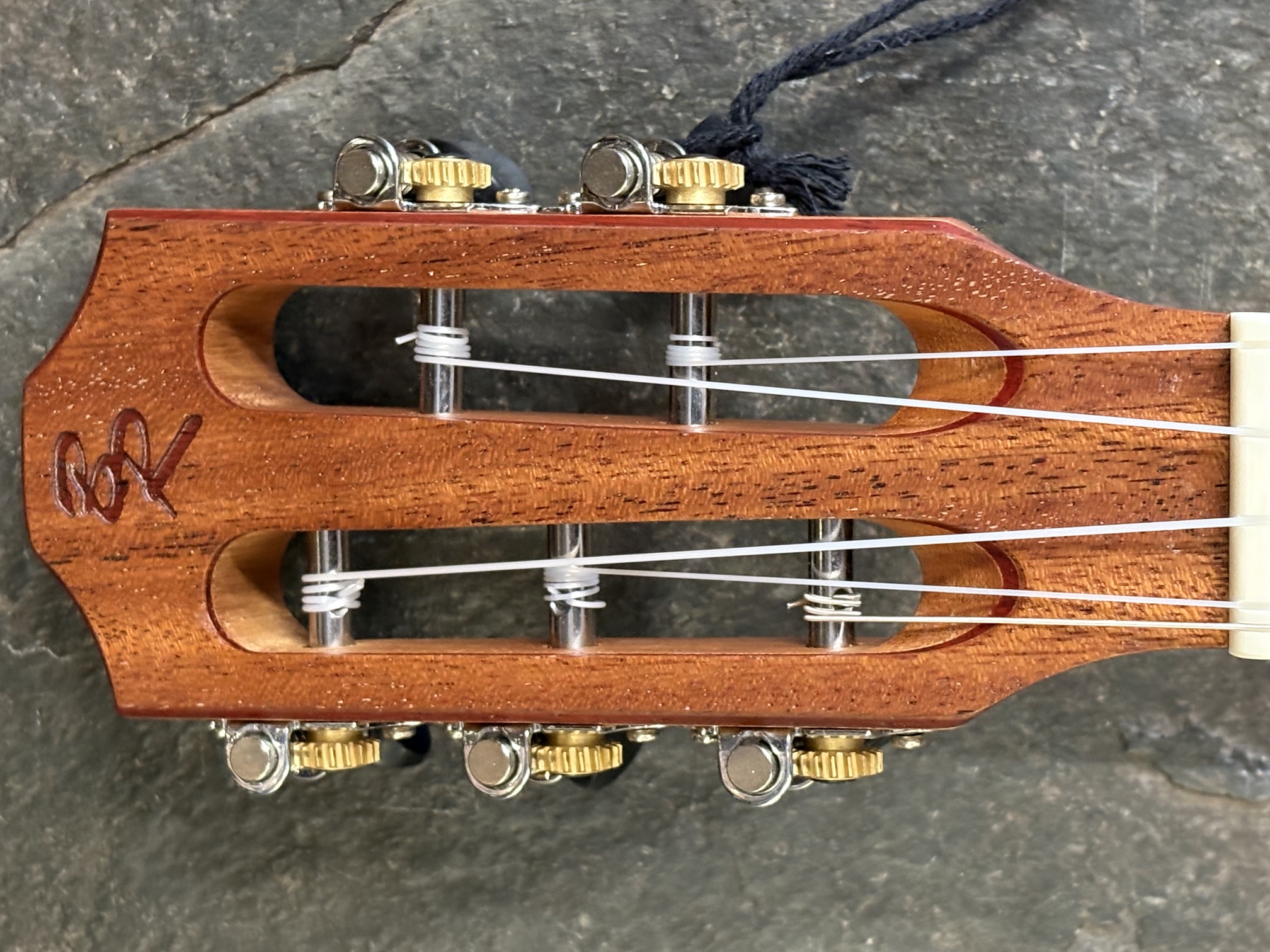 Baton Rouge V2 T5 Sun 5 String Tenor