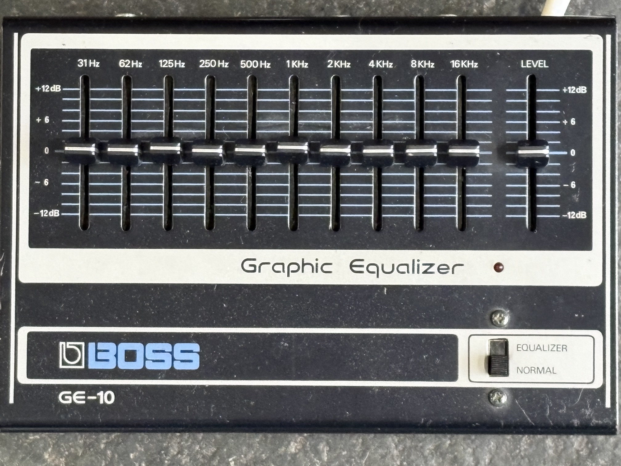 l_COM-Boss-GE10-Vintage-EQ-1.jpeg