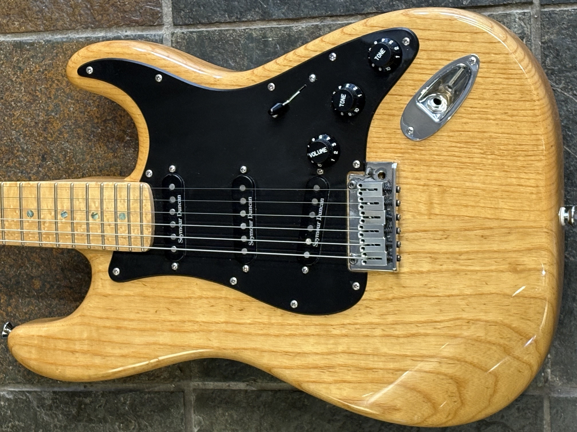 l_COM-Fender-Korean-Light-Ash-