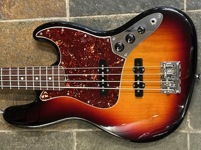 l_COM-Fender-USA-Standard-Jazz