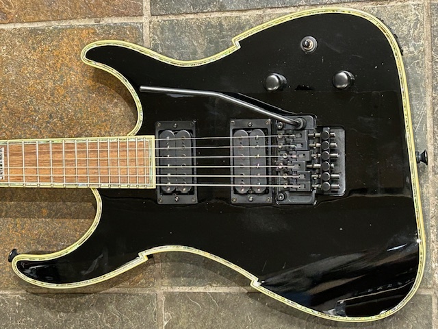 COM Peavey EXP V Type LTD