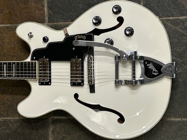 l_Guild-Starfire-V-Vibrato-