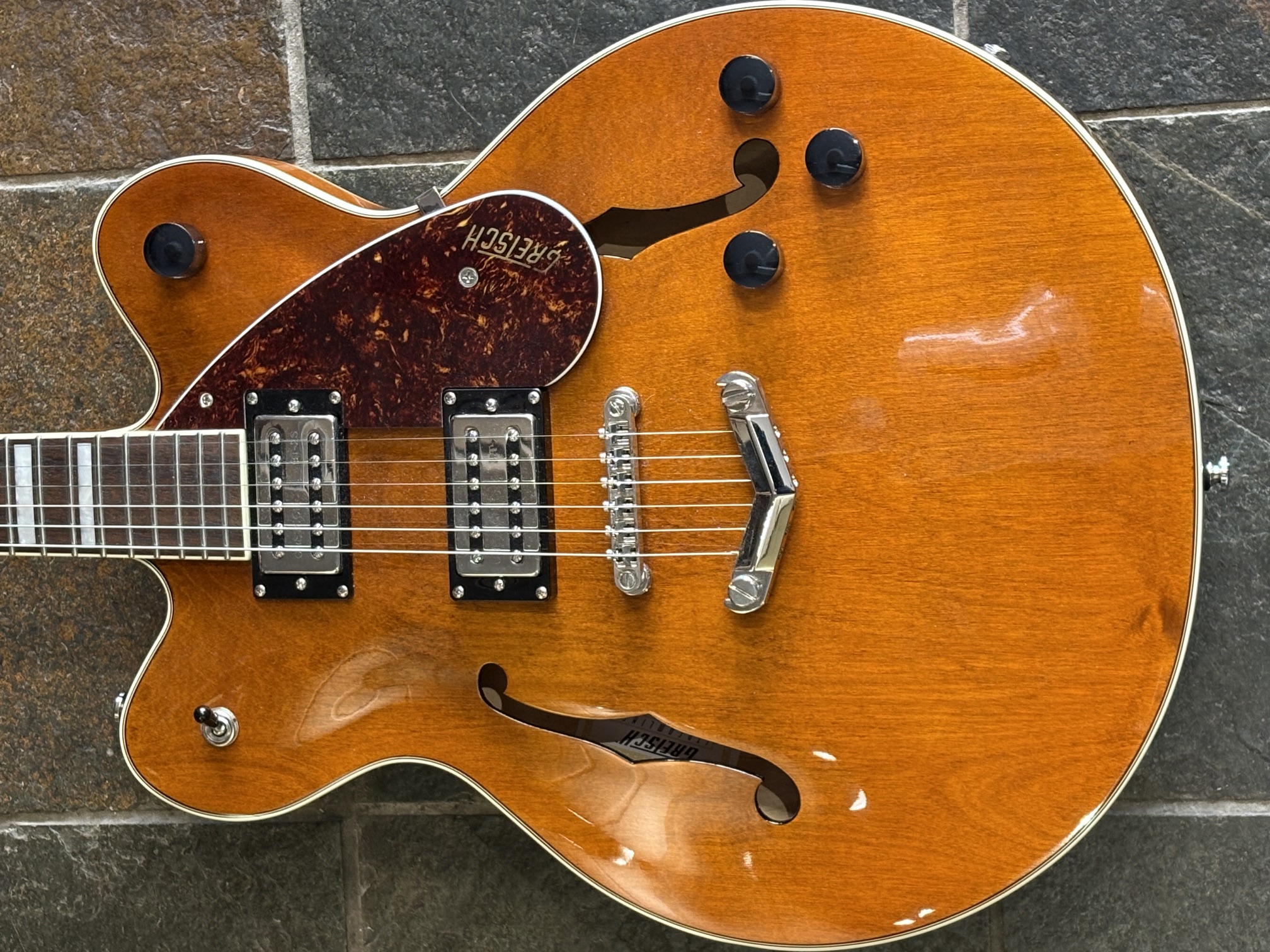 l_SH-Gretsch-G2622-Streamliner