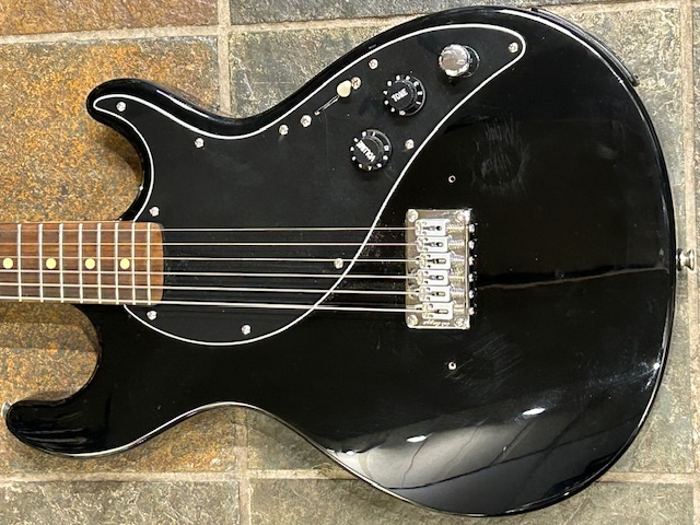 l_SH-Line-6-Variax-300-DEC-25-