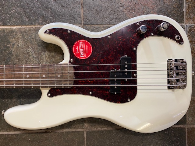 l_Squier-Classic-Vibe-60s-P-