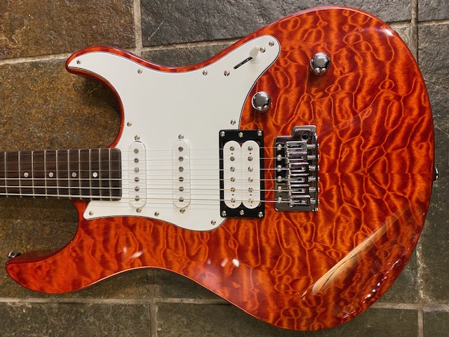 l_Yamaha-Pacifica-212VQM-